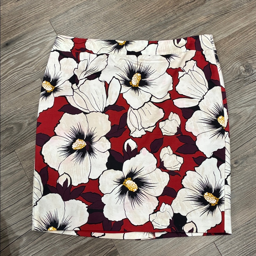 Ann Taylor Red and Cream Floral Skirt